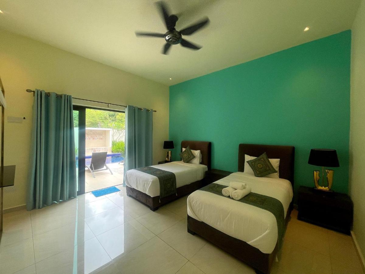 Charis Pool Villa 1 - 3 Bedroom With Private Pool Bentong Extérieur photo